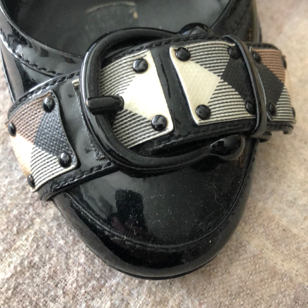 Burberry Novacheck patent heels